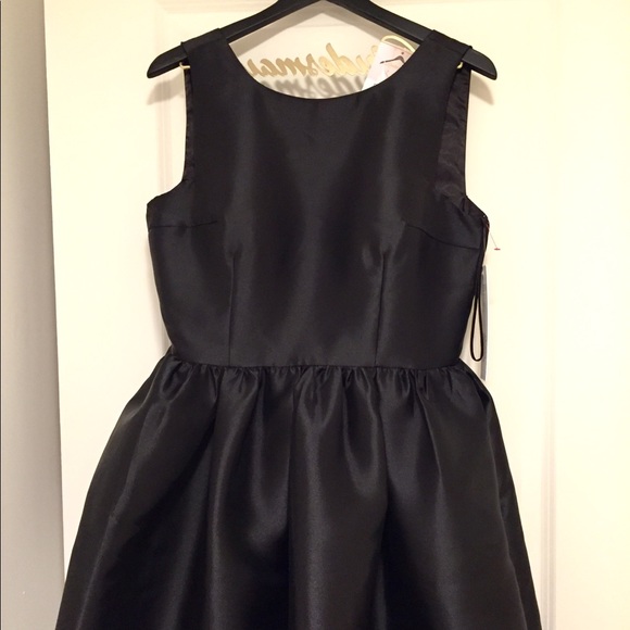 Dress - Picture 4 of 4